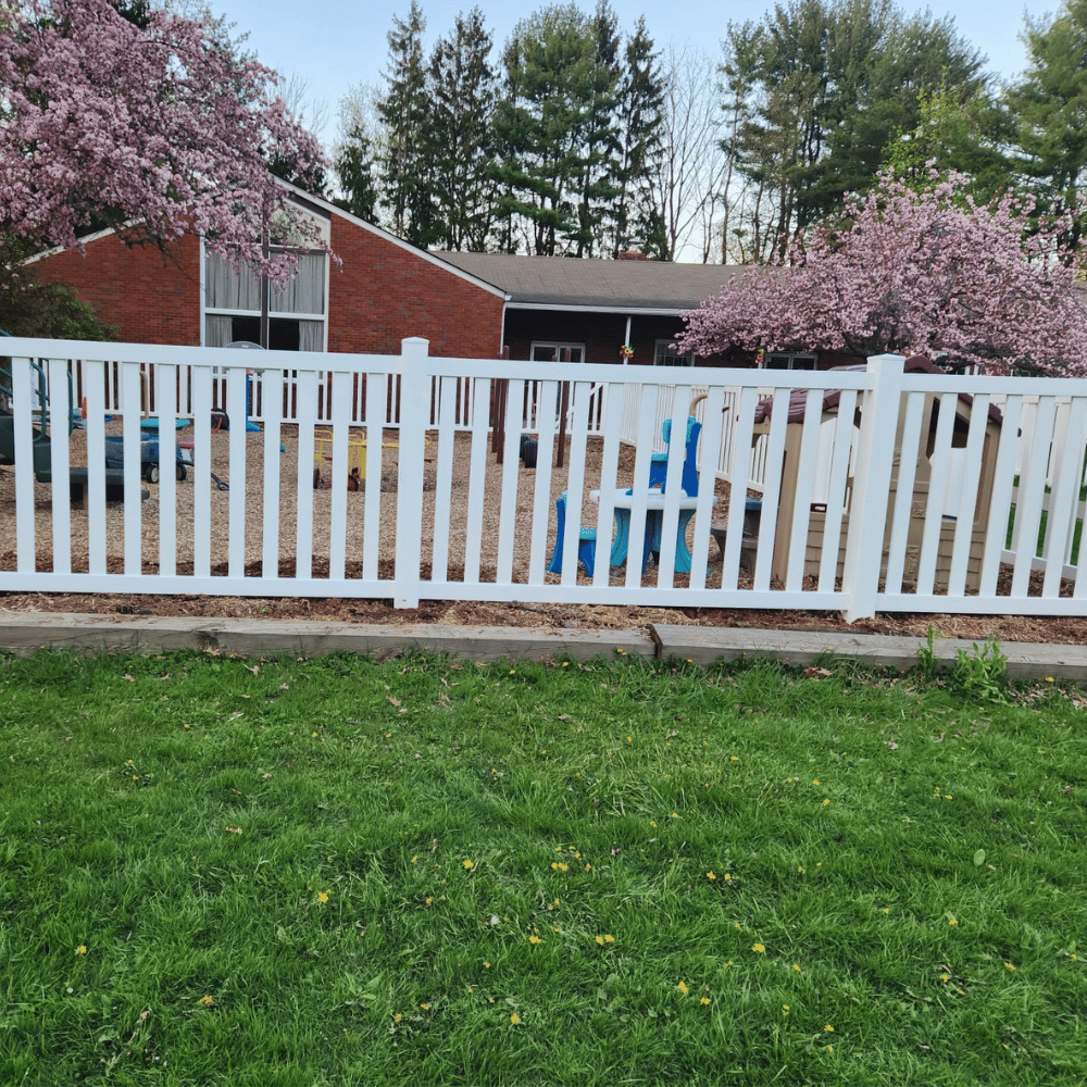 Vinyl fence4
